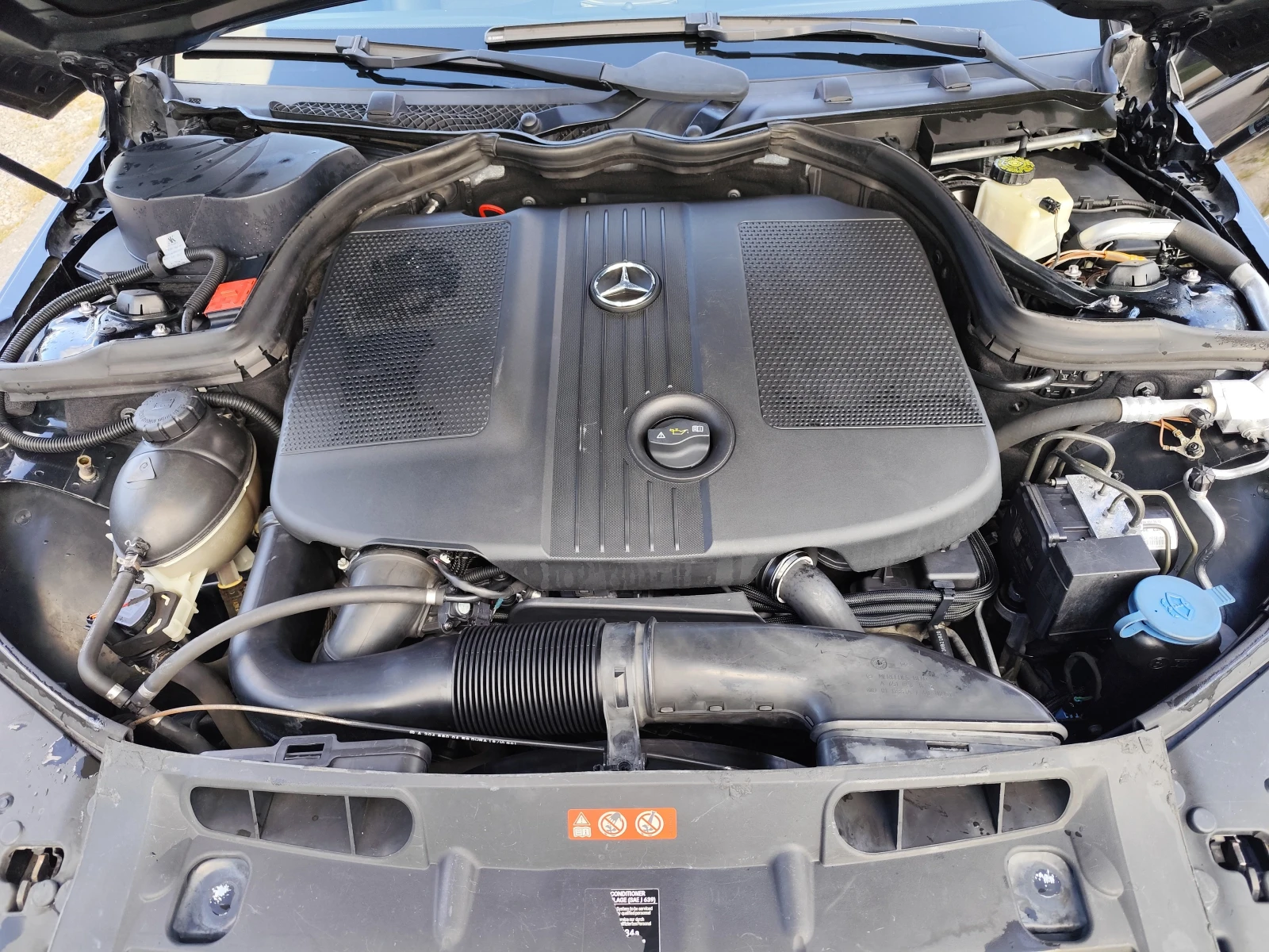 Mercedes-Benz C 250 2.2CDi/АВТОМАТИК/КЛИМАТРОНИК/LED/KOЖА, снимка 14 - Автомобили и джипове - 56197032