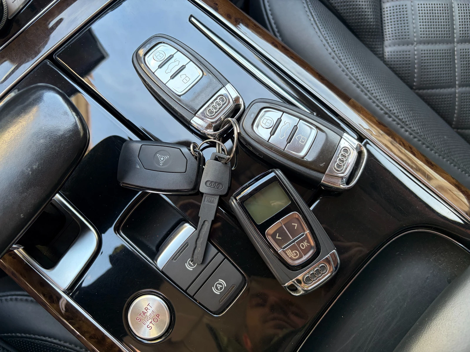 Audi A8 4.2 BiTDI V8 Quattro- Сменени вериги, снимка 12 - Автомобили и джипове - 56331448
