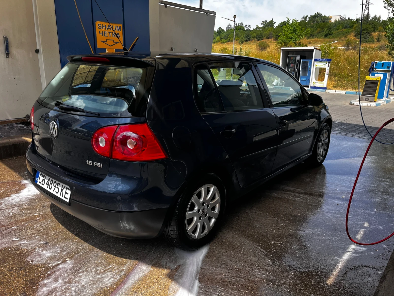 VW Golf 1, 6 FSI, снимка 8 - Автомобили и джипове - 56451441