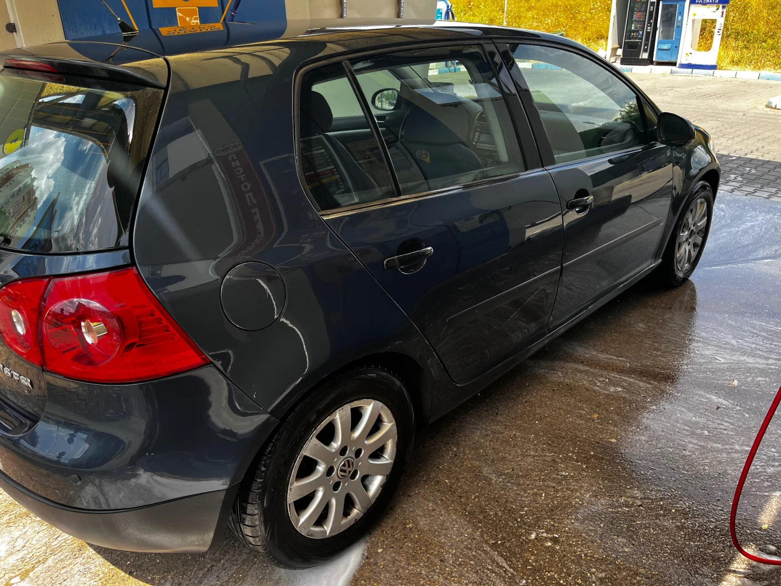 VW Golf 1, 6 FSI, снимка 7 - Автомобили и джипове - 56451441