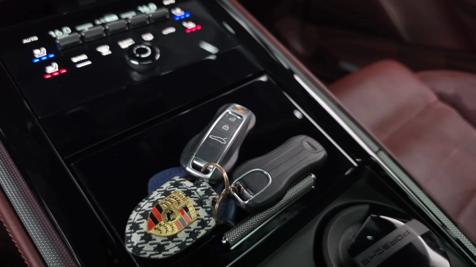 Porsche Panamera, снимка 16 - Автомобили и джипове - 56689637