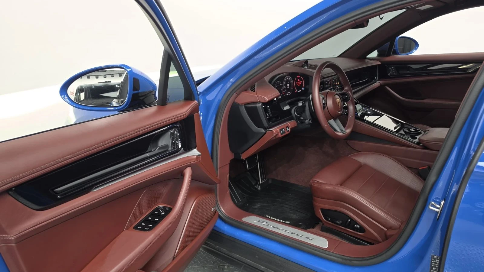 Porsche Panamera, снимка 10 - Автомобили и джипове - 56689637