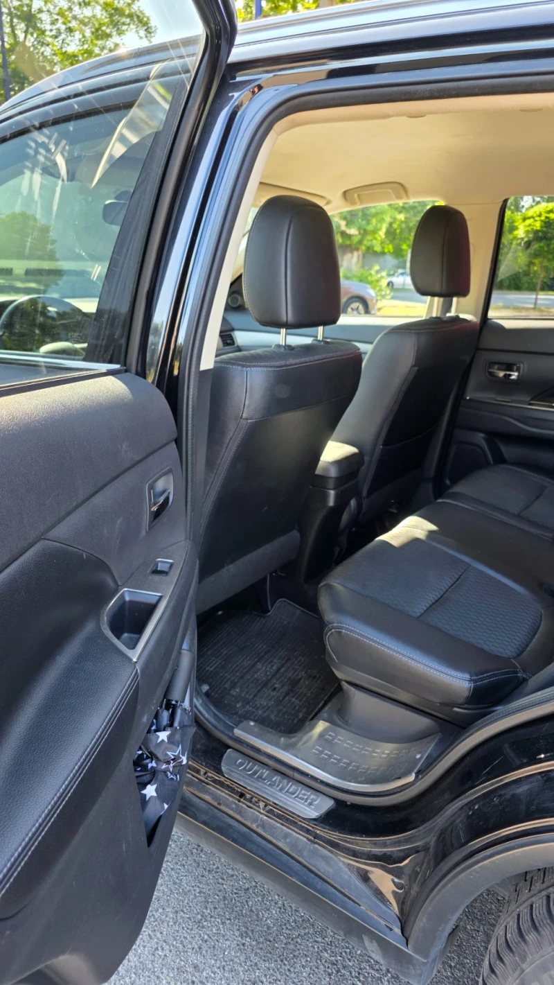 Mitsubishi Outlander Бензин/Газ, 2.0, 4WD, снимка 9 - Автомобили и джипове - 48407750