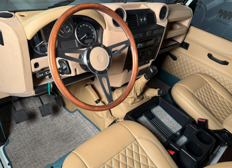 Land Rover Defender 110* Тунинг* Тапицерия* 1/1, снимка 6 - Автомобили и джипове - 50714936