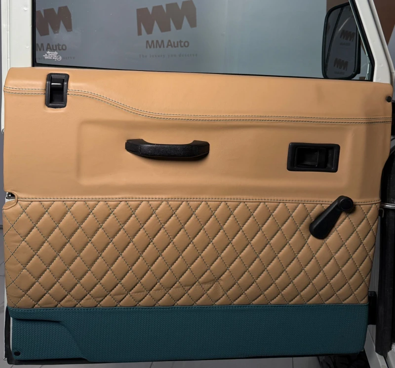 Land Rover Defender 110* Тунинг* Тапицерия* 1/1, снимка 10 - Автомобили и джипове - 50714936