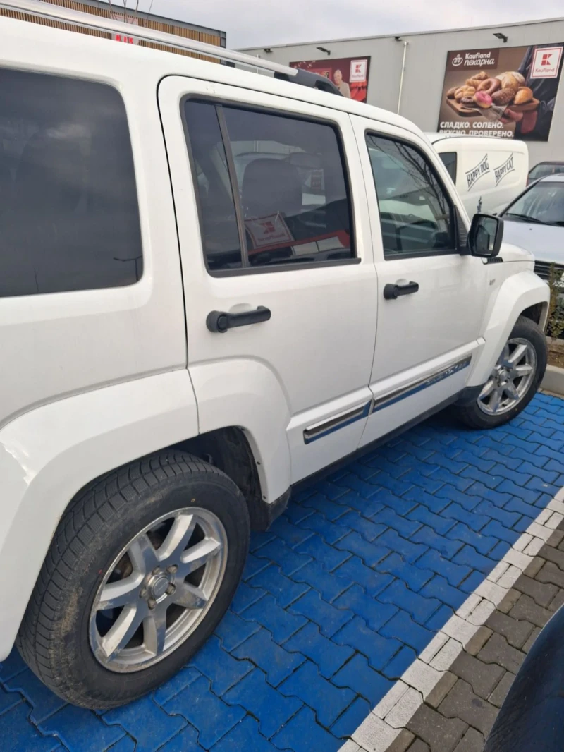 Jeep Cherokee, снимка 3 - Автомобили и джипове - 52793928