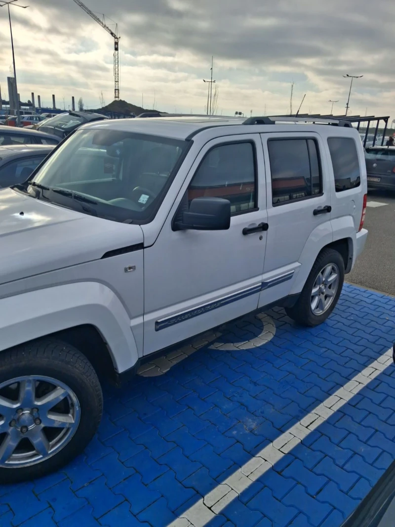 Jeep Cherokee, снимка 4 - Автомобили и джипове - 52793928