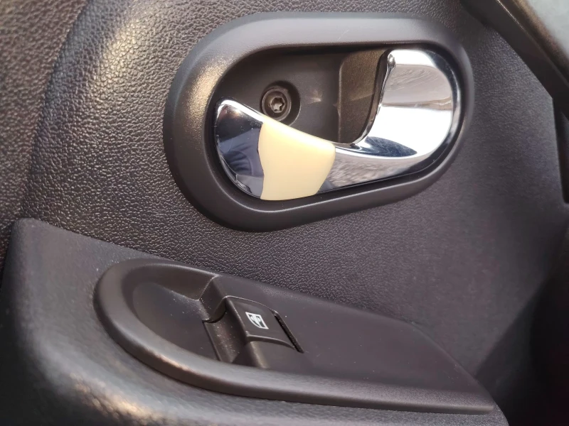 Dacia Duster ОБСЛУЖЕН , снимка 7 - Автомобили и джипове - 53486127