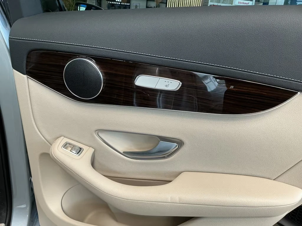 Mercedes-Benz GLC 300 4MATIC/320HP/CAM/NAVI/LED/KLESS/AMBI/201g - изображение 8