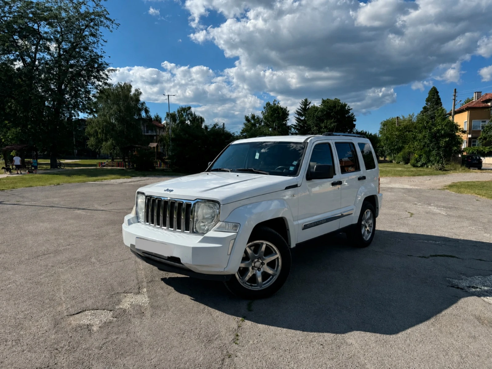 Jeep Cherokee, снимка 10 - Автомобили и джипове - 55192615