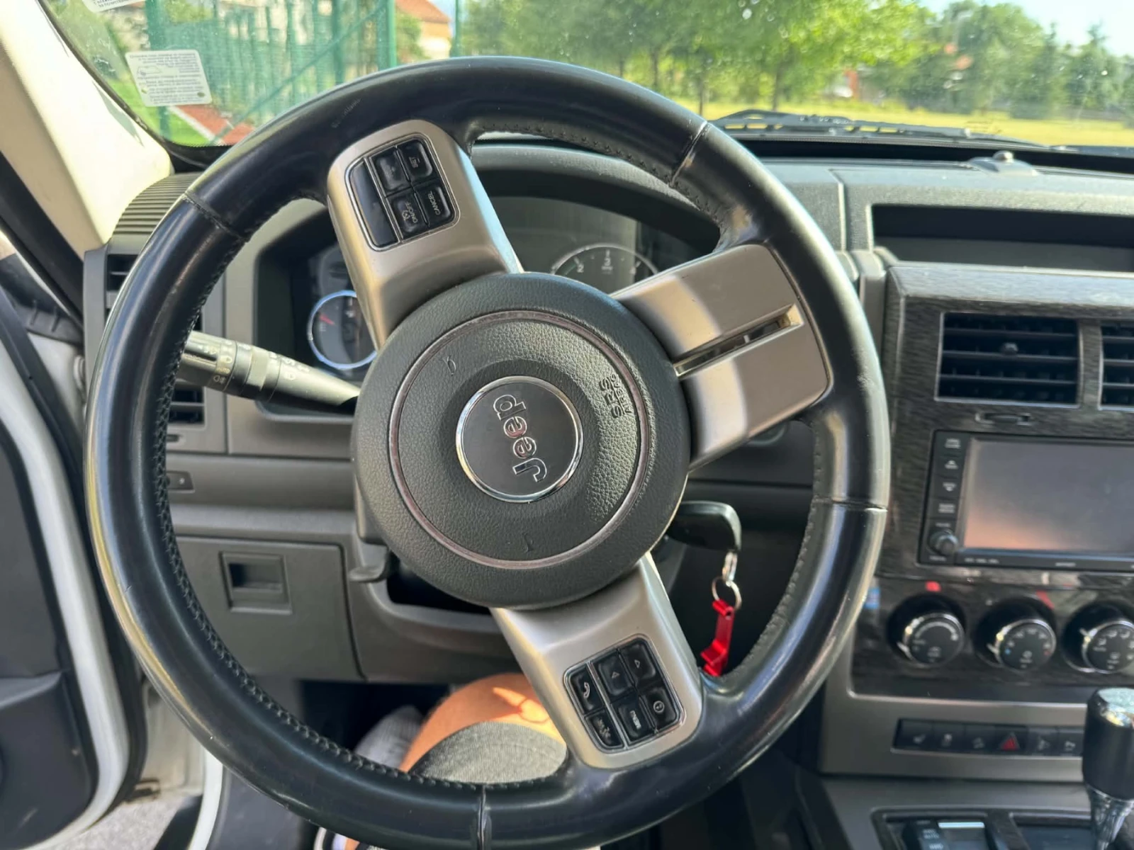 Jeep Cherokee, снимка 8 - Автомобили и джипове - 55192615