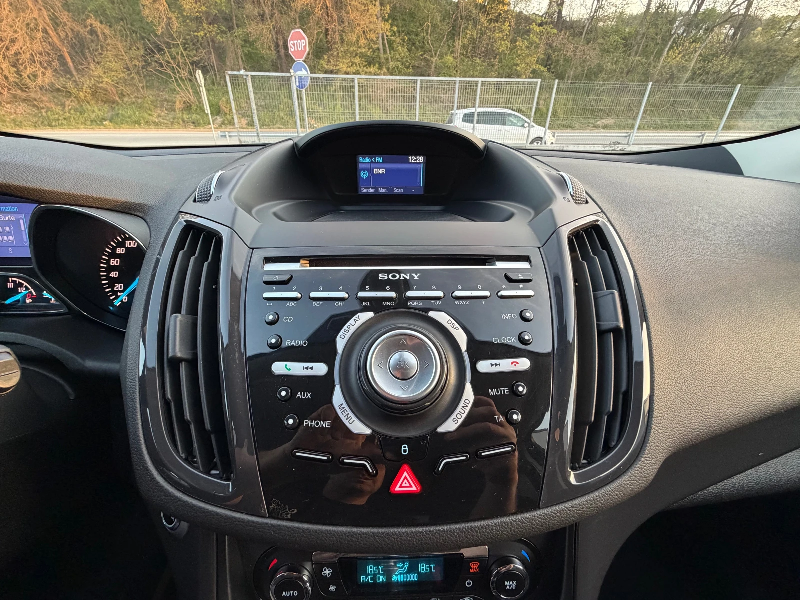 Ford Kuga 2.0TDCI* 4X4* TITANIUM, снимка 15 - Автомобили и джипове - 54221439