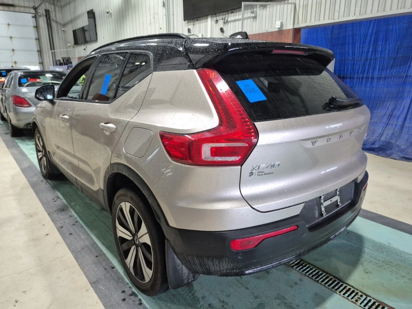 Volvo XC40  Recharge AWD | 360| Подгрев| Пано, снимка 4 - Автомобили и джипове - 54231627