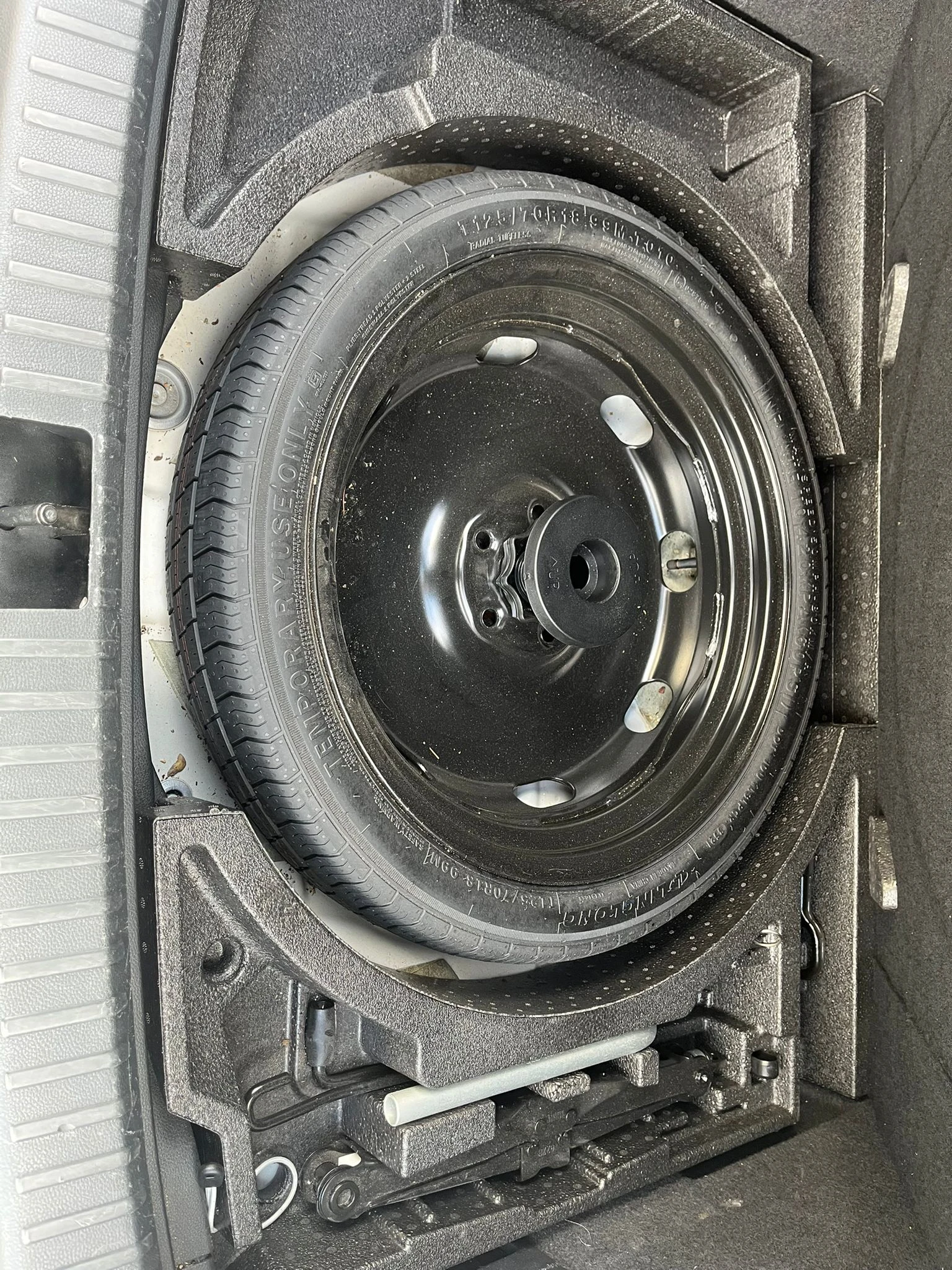 Skoda Karoq 2.0 TDI Executive - AWD, снимка 11 - Автомобили и джипове - 54617914