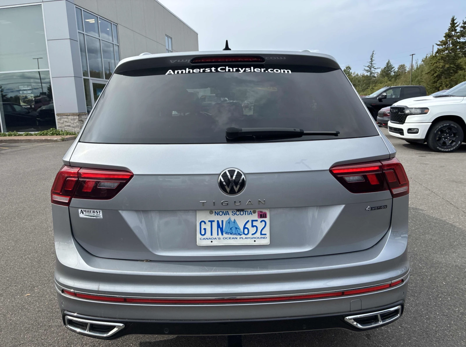 VW Tiguan 2024 Volkswagen Tiguan Highline R-Line, снимка 5 - Автомобили и джипове - 56070526