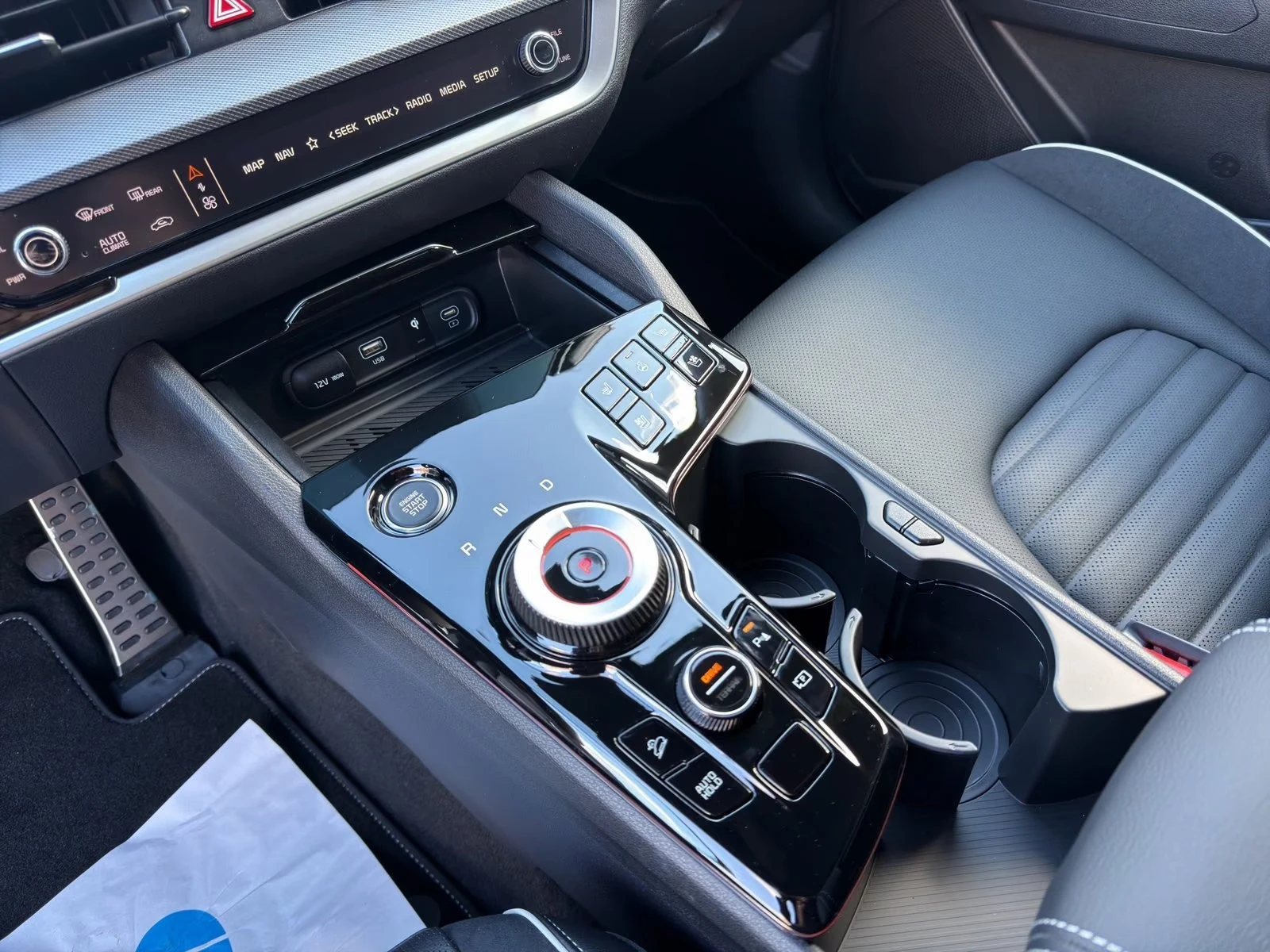 Kia Sportage 1.6HEV/215HP/GT-LINE/4X4/360/H&K/ACC/KLESS/145a | Mobile.bg � ����������� 16