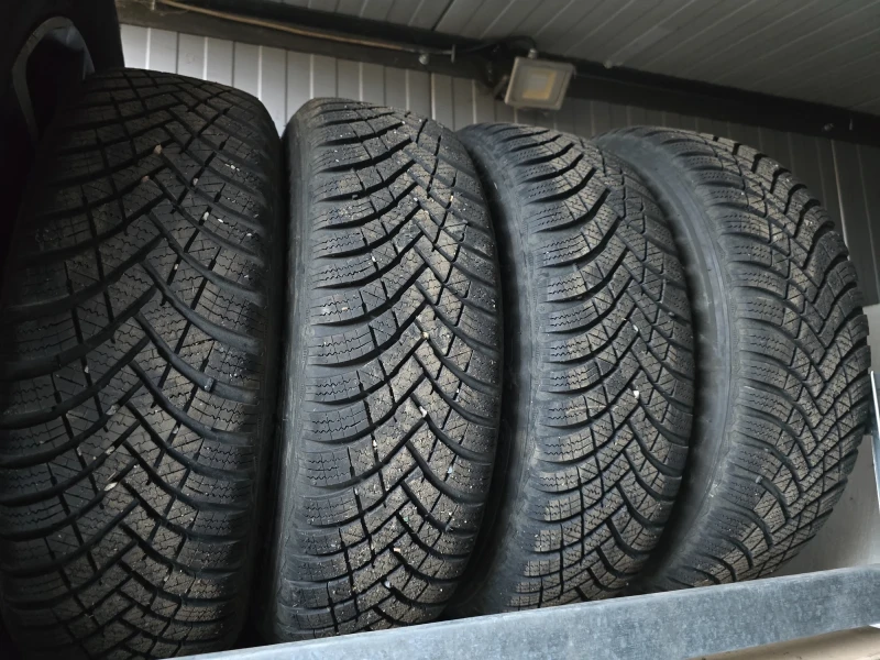 Toyota Hiace, снимка 14 - Бусове и автобуси - 51412220