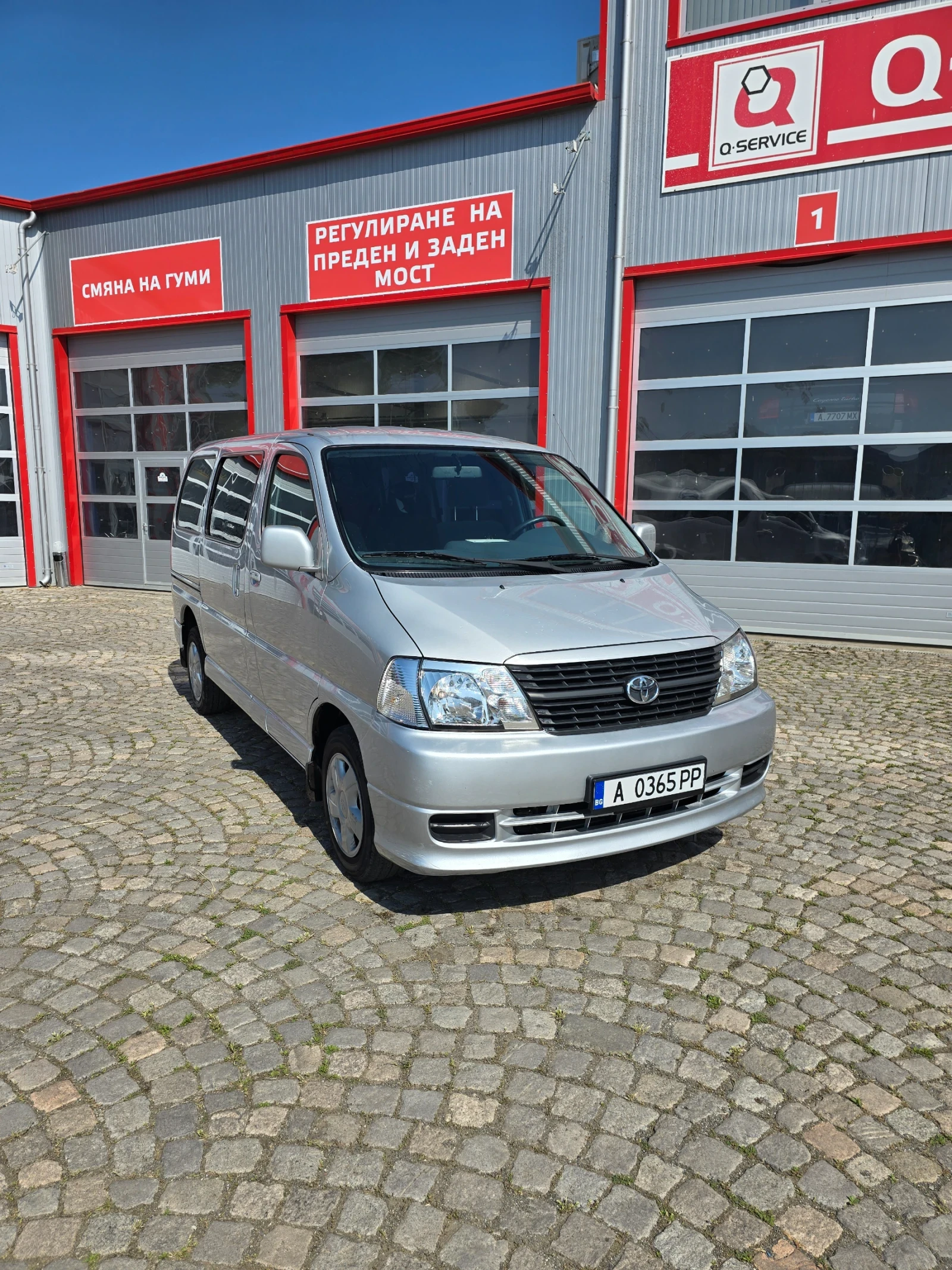 Toyota Hiace, снимка 1