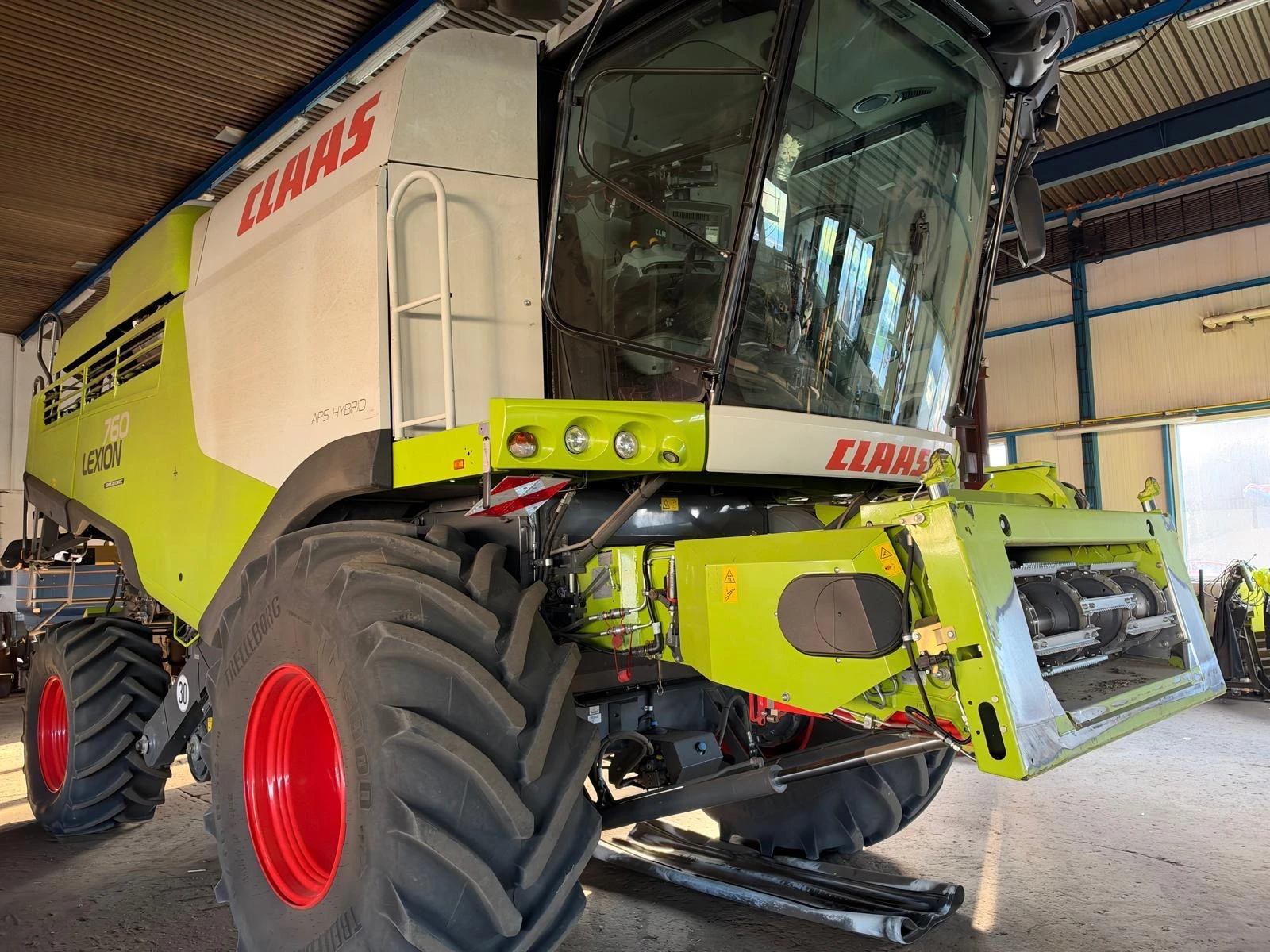 Комбайн Claas LEXION 760 CEMOS + CLAAS CONVIO FLEX 930 ЛИЗИНГ, снимка 4 - Селскостопанска техника - 56741202
