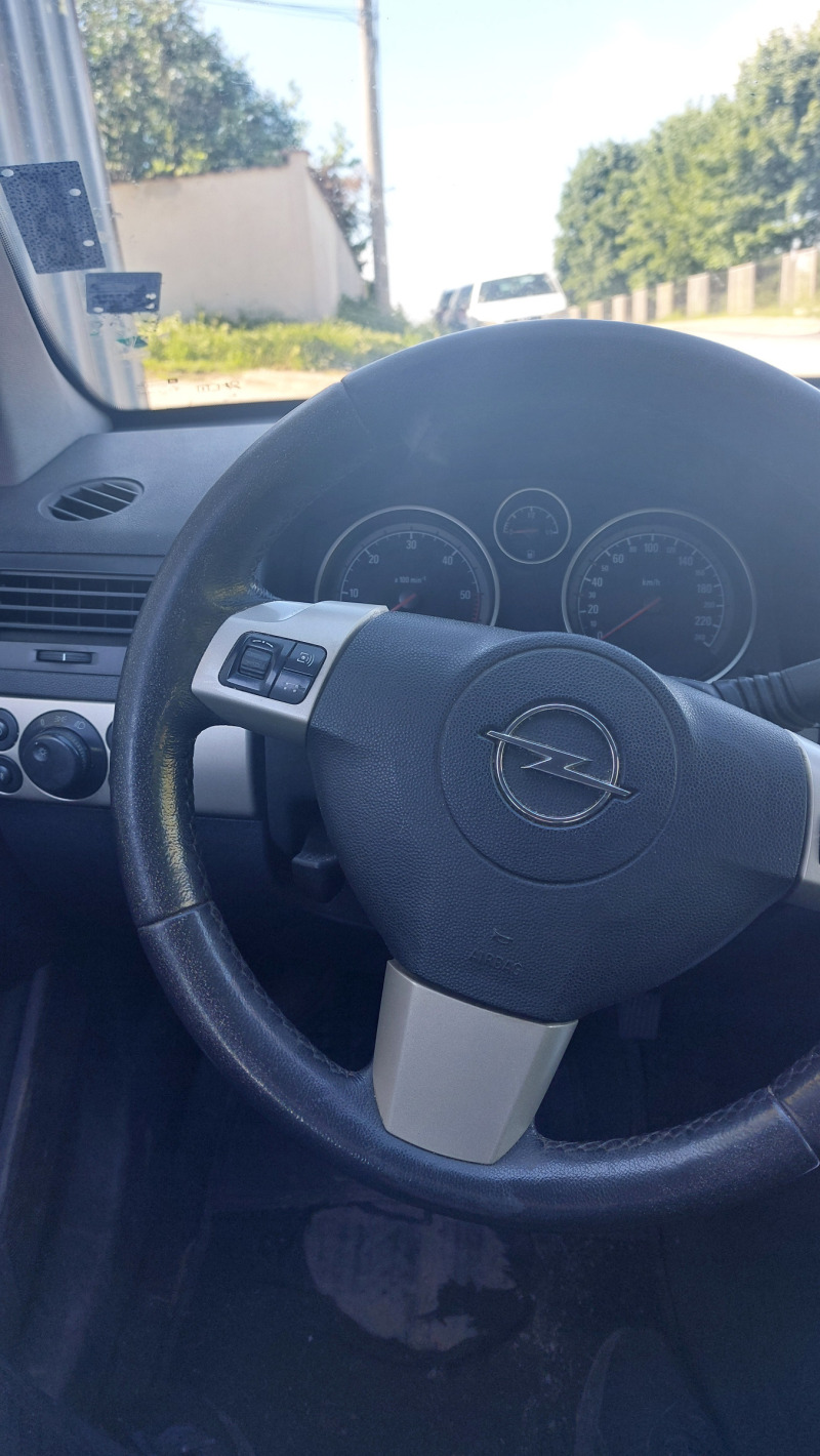 Opel Astra 1.9cdti, снимка 5 - Автомобили и джипове - 45685314