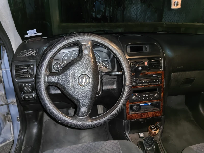 Opel Astra 1.6, снимка 10 - Автомобили и джипове - 47426102