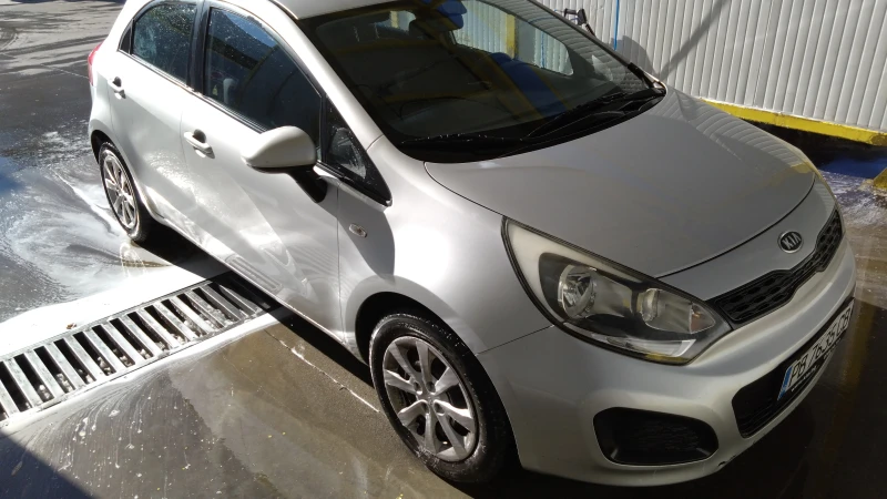 Kia Rio, снимка 1 - Автомобили и джипове - 48732772