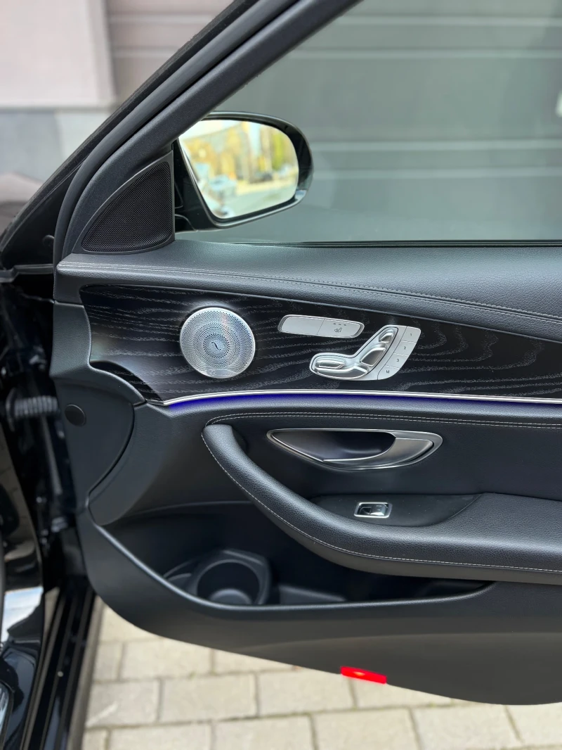 Mercedes-Benz E 220 Mercedes-Benz E 220 AMG  Колата е внос от Германия, снимка 11 - Автомобили и джипове - 52400785