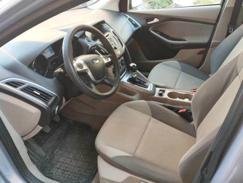 Ford Focus 1.6TDCI, снимка 11 - Автомобили и джипове - 51547550