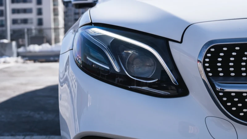 Mercedes-Benz E 400 AMG line/4matic/ Distronic, снимка 3 - Автомобили и джипове - 52512249