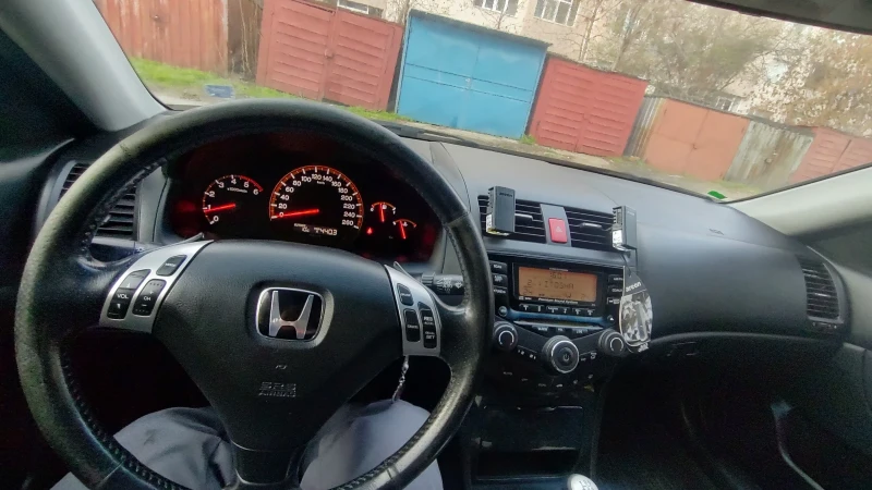 Honda Accord 2.2 I-CDTI , снимка 13 - Автомобили и джипове - 52630170