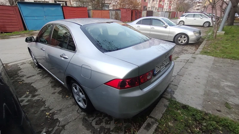 Honda Accord 2.2 I-CDTI , снимка 4 - Автомобили и джипове - 52630170