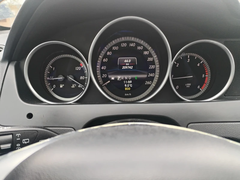 Mercedes-Benz C 220 2.2 CDI/Euro5B/avtomat, снимка 12 - Автомобили и джипове - 53018645