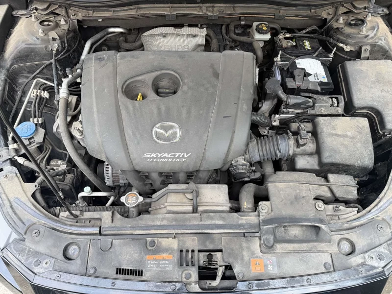 Mazda 3 2.0i, снимка 16 - Автомобили и джипове - 53101021
