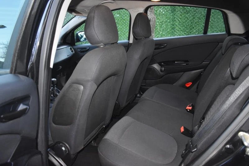 Fiat Bravo 1.9 Multijet, снимка 11 - Автомобили и джипове - 53278560