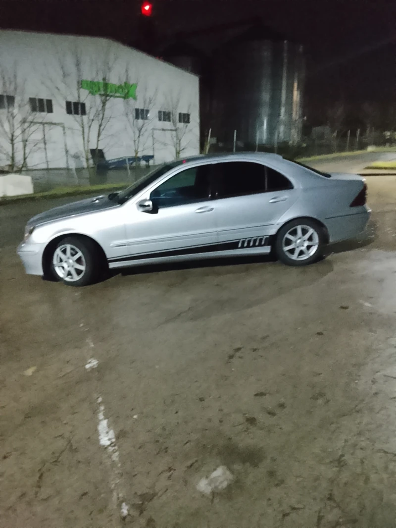 Mercedes-Benz C 220, снимка 9 - Автомобили и джипове - 53297225