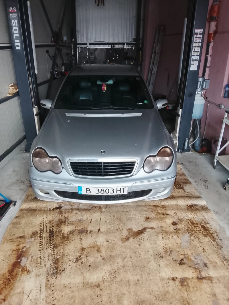 Mercedes-Benz C 220, снимка 11 - Автомобили и джипове - 53297225
