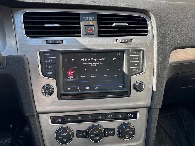 VW Golf 5dr HB Auto 1.8 TSI * ВТОРИ ГУМИ И ДЖАНТИ, снимка 9 - Автомобили и джипове - 53360510