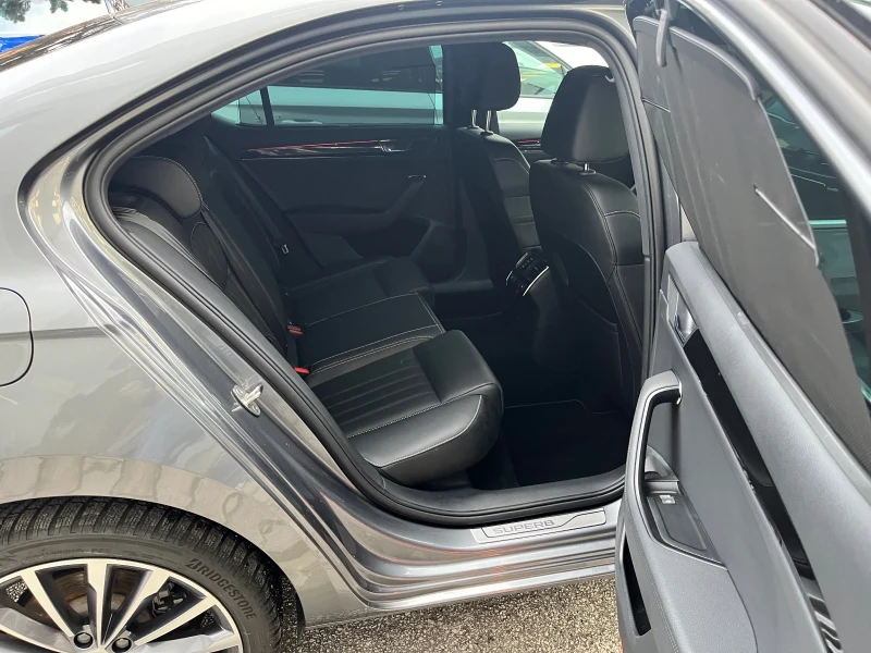 Skoda Superb 2.0TDI 7DSG 4X4, снимка 9 - Автомобили и джипове - 53596123