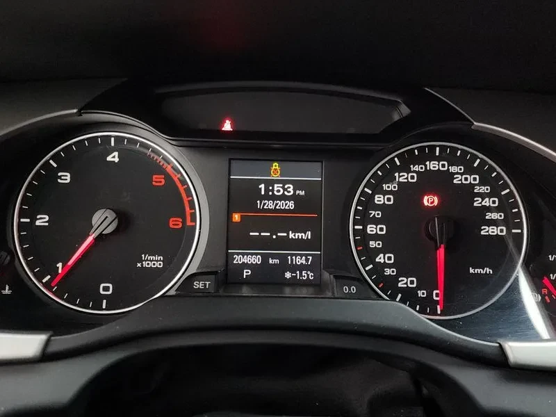Audi A4 2.0 TDI, снимка 8 - Автомобили и джипове - 53887551