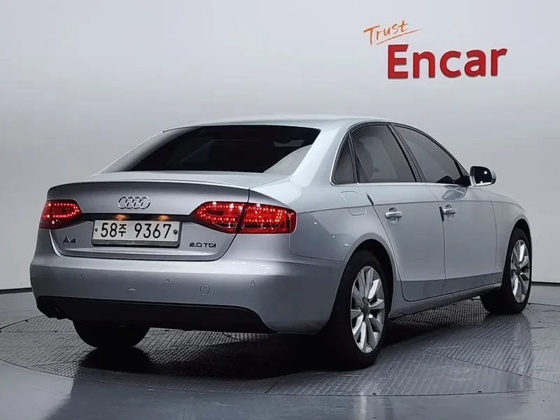 Audi A4 2.0 TDI, снимка 2 - Автомобили и джипове - 53887551
