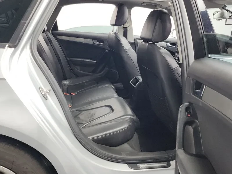 Audi A4 2.0 TDI, снимка 12 - Автомобили и джипове - 53887551