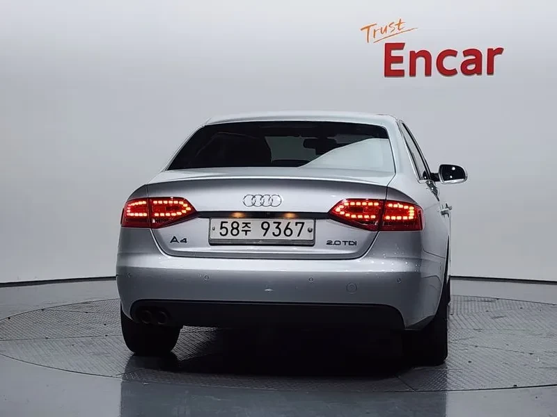 Audi A4 2.0 TDI, снимка 4 - Автомобили и джипове - 53887551