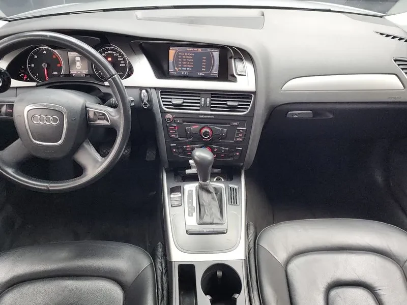 Audi A4 2.0 TDI, снимка 7 - Автомобили и джипове - 53887551