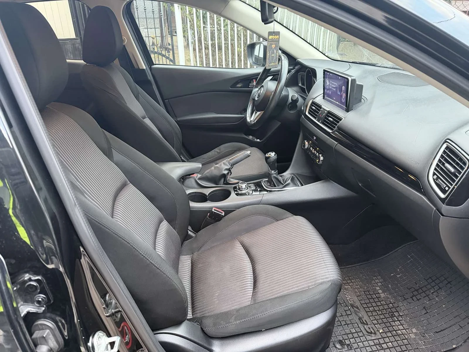 Mazda 3 2.0i | Mobile.bg � ����������� 15