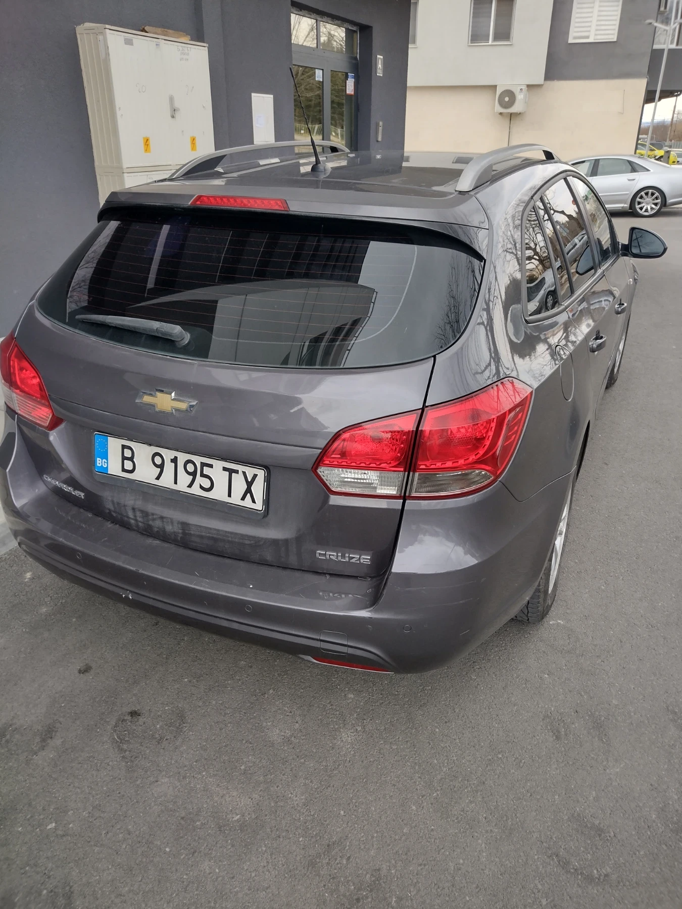 Chevrolet Cruze 1.7 CDTI, снимка 2 - Автомобили и джипове - 53865872