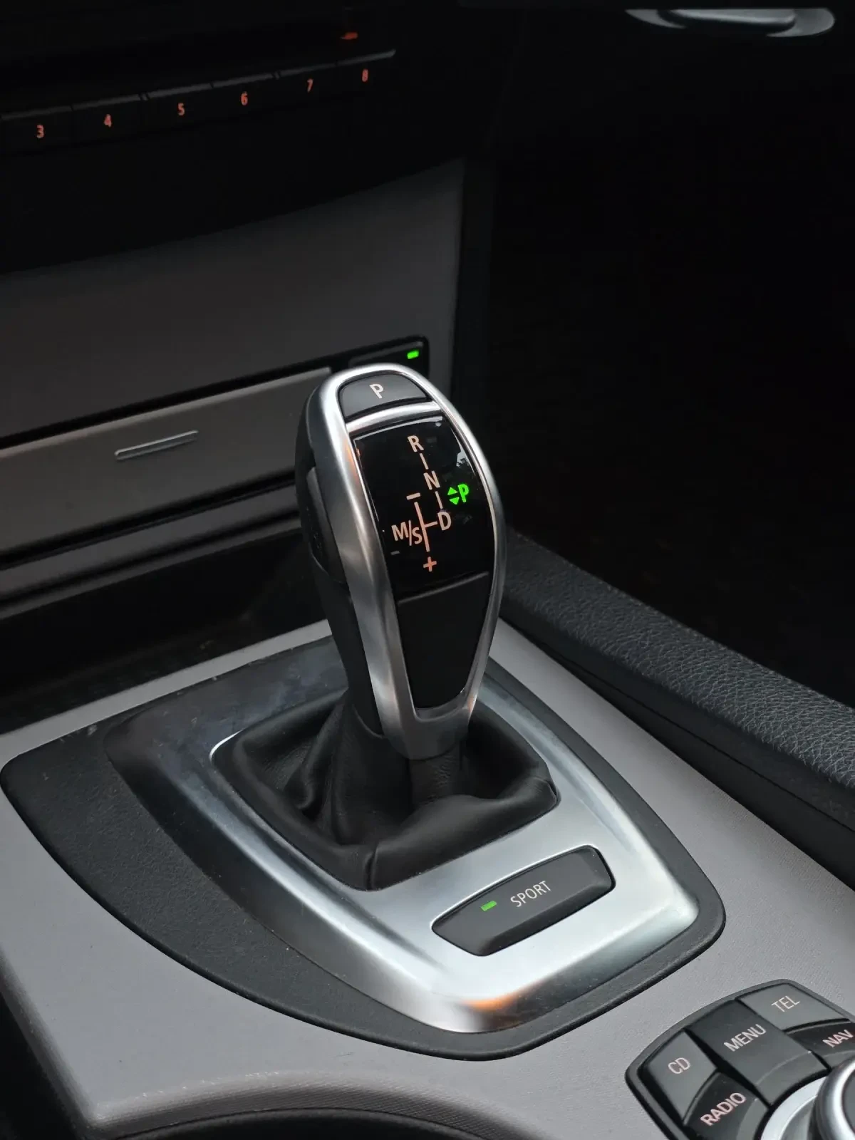 BMW 530 d 235hp * SAT * Individual * Keyless * M-pack , снимка 8 - Автомобили и джипове - 53880220