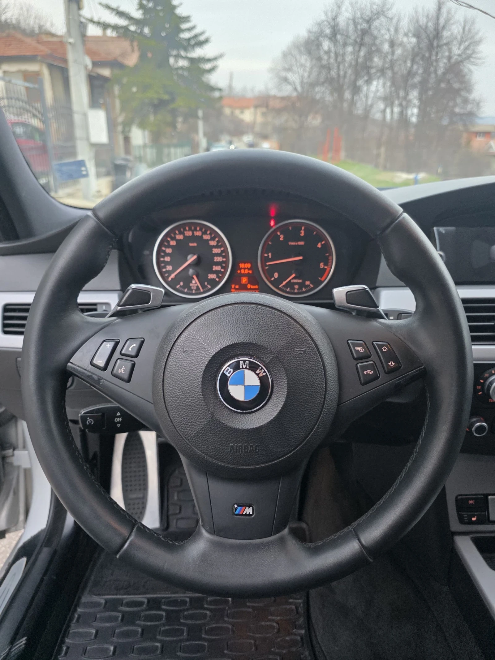 BMW 530 d 235hp * SAT * Individual * Keyless * M-pack , снимка 7 - Автомобили и джипове - 53880220