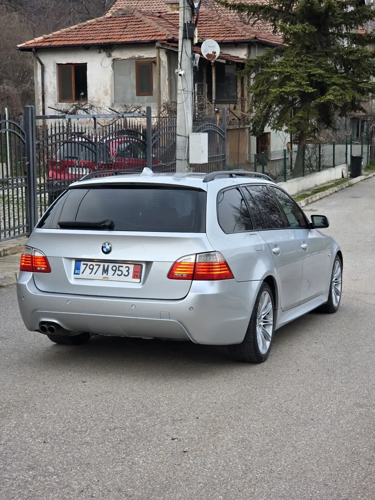 BMW 530 d 235hp * SAT * Individual * Keyless * M-pack , снимка 4 - Автомобили и джипове - 53880220