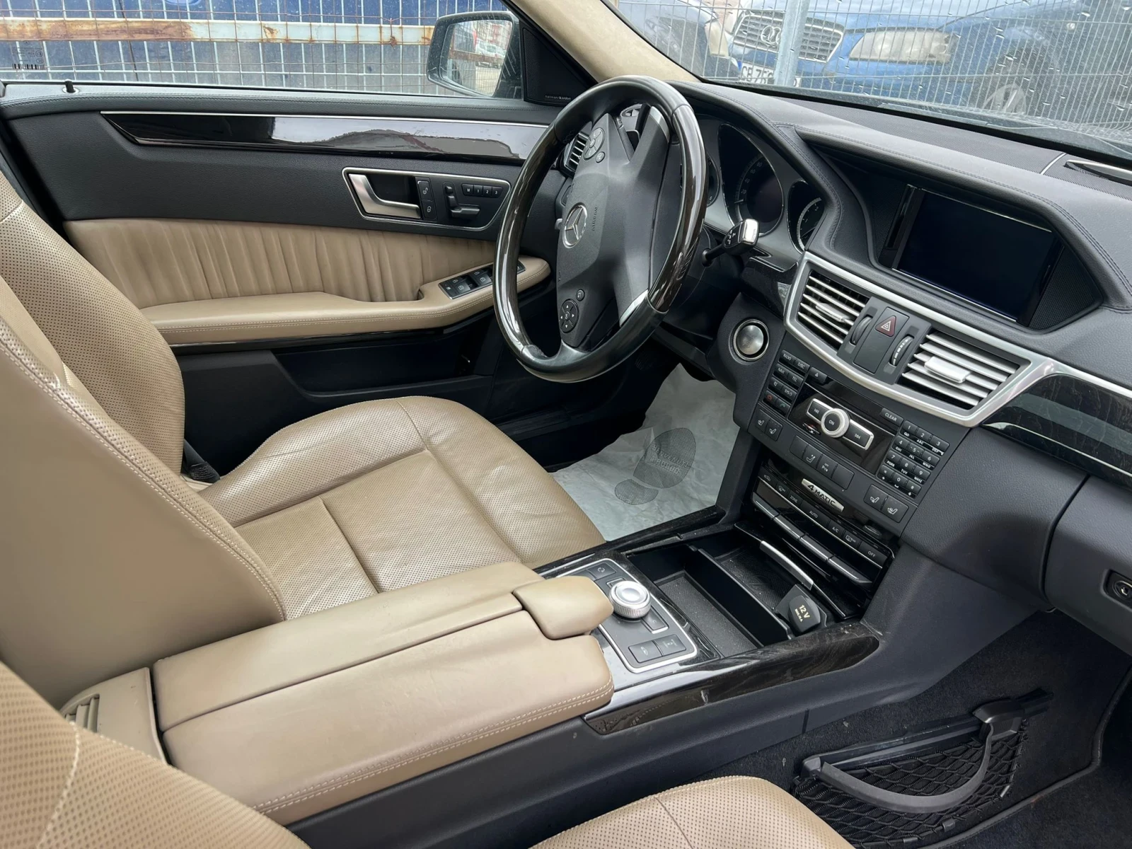Mercedes-Benz E 350 350CDI/4MATIC, снимка 10 - Автомобили и джипове - 53896831