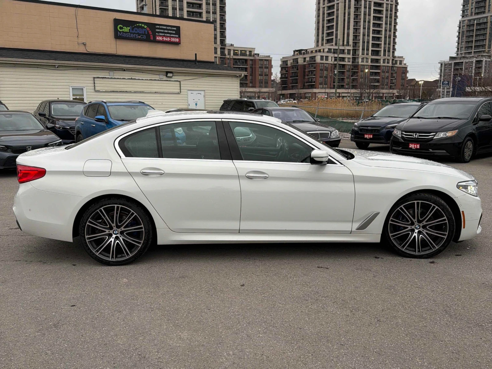 BMW 530 М ПАКЕТ* HEAD UP* СЕРВИЗНА ИСТОРИЯ* CARFAX* , снимка 4 - Автомобили и джипове - 54005920